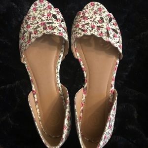 SO flats. Only worn to try on. Size 9.5